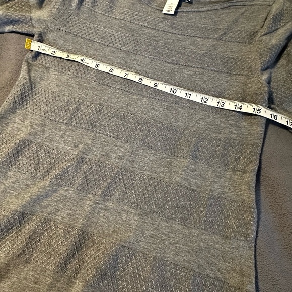 White House Black Market Women’s Tunic Small Striped Gray Textured. Boat Neck. - Picture 3 of 11
